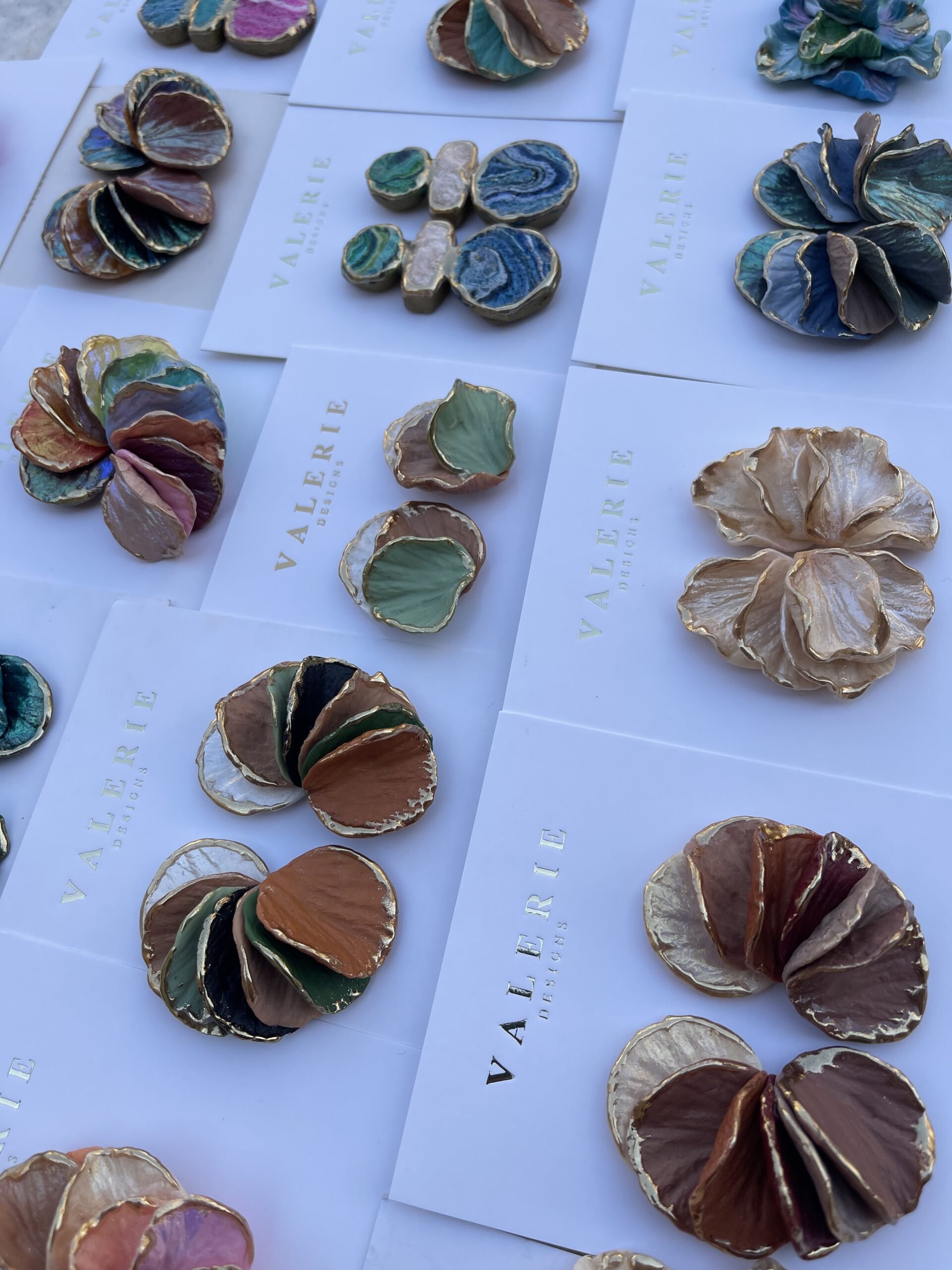 honey comb & sage greens statements