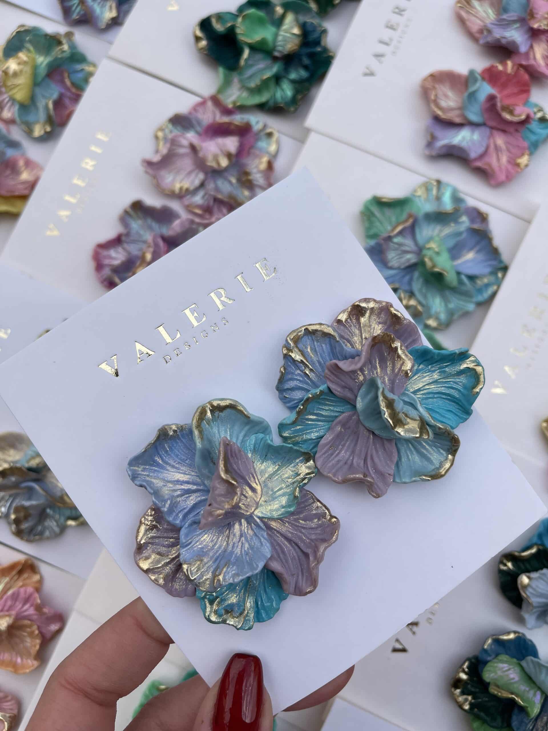 purple blues flower statements