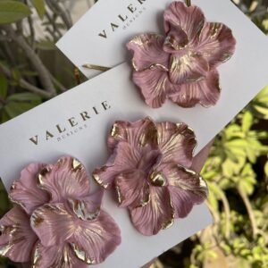 dusty rose flower statements