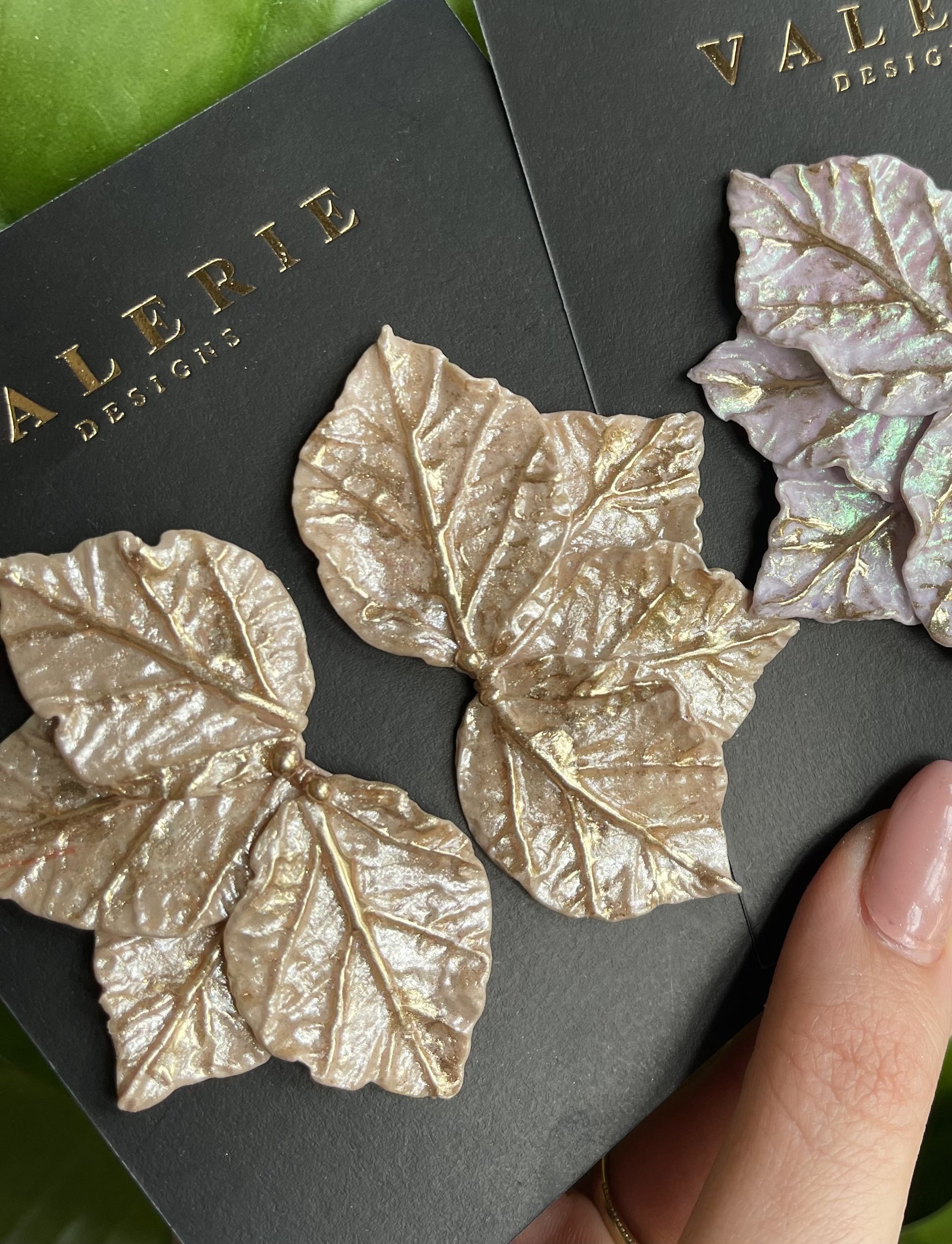 champagne leaves statements