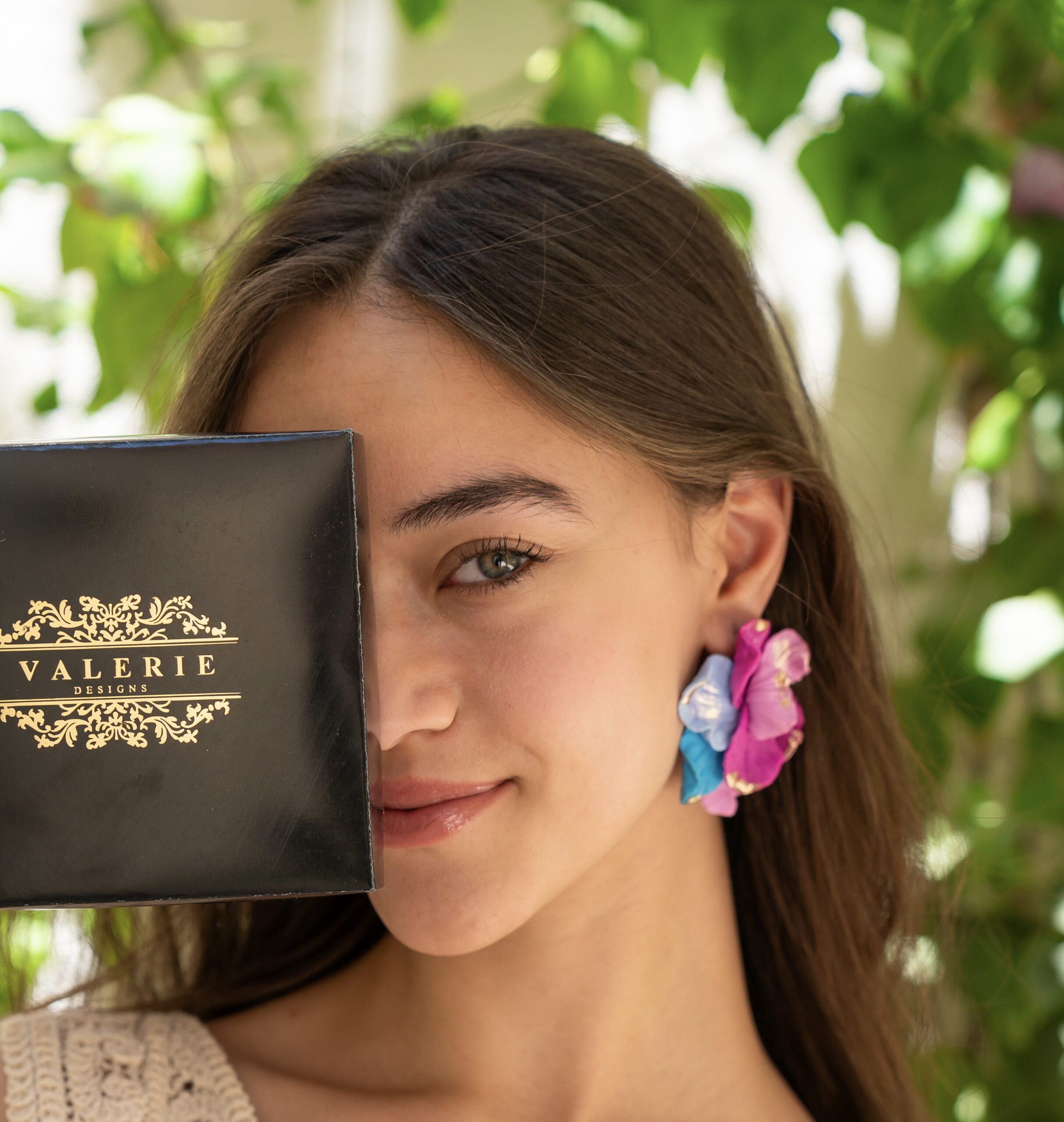 cyan & pink flower statements