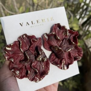 burgundy flower statements