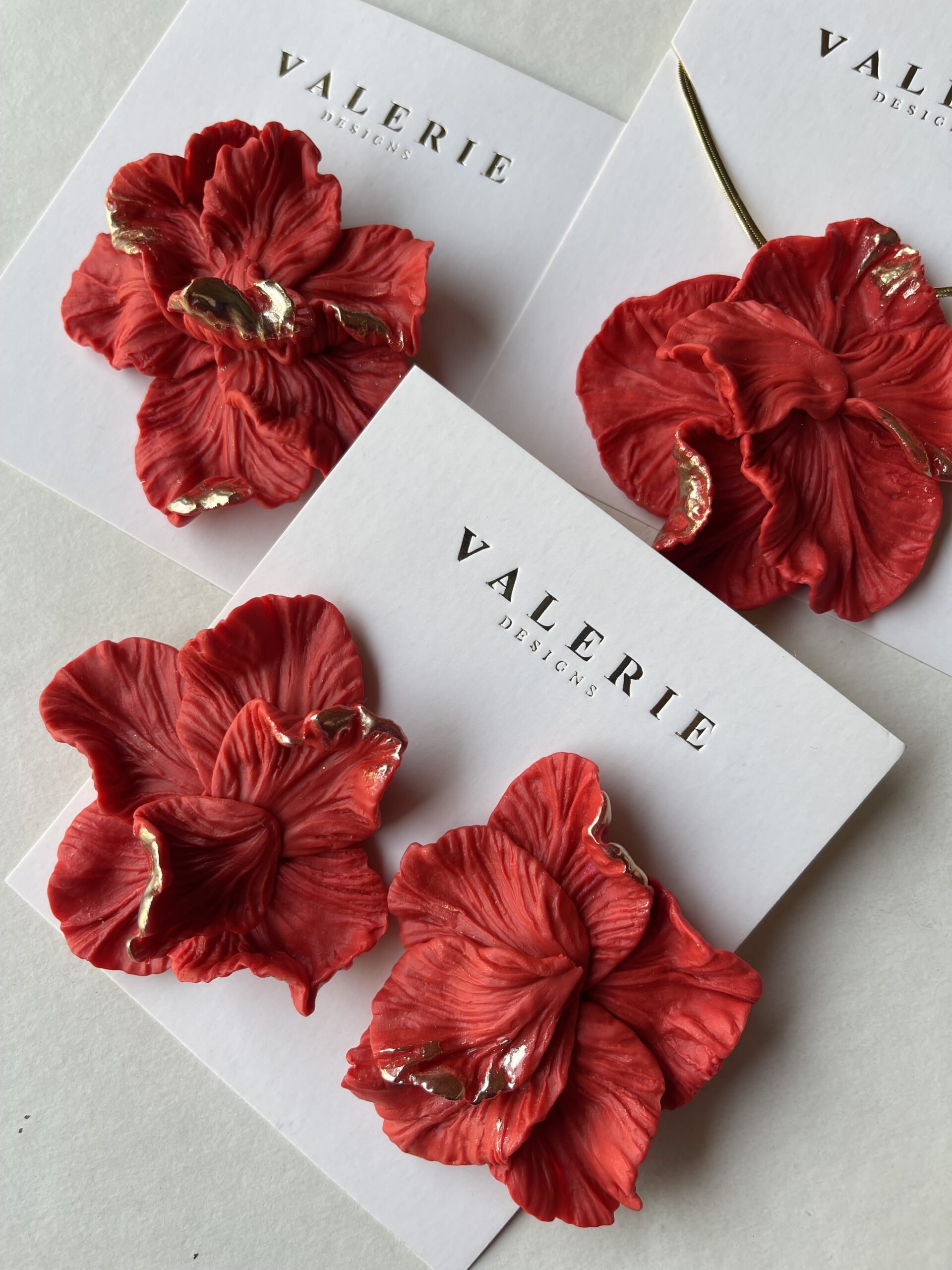 red flower statements