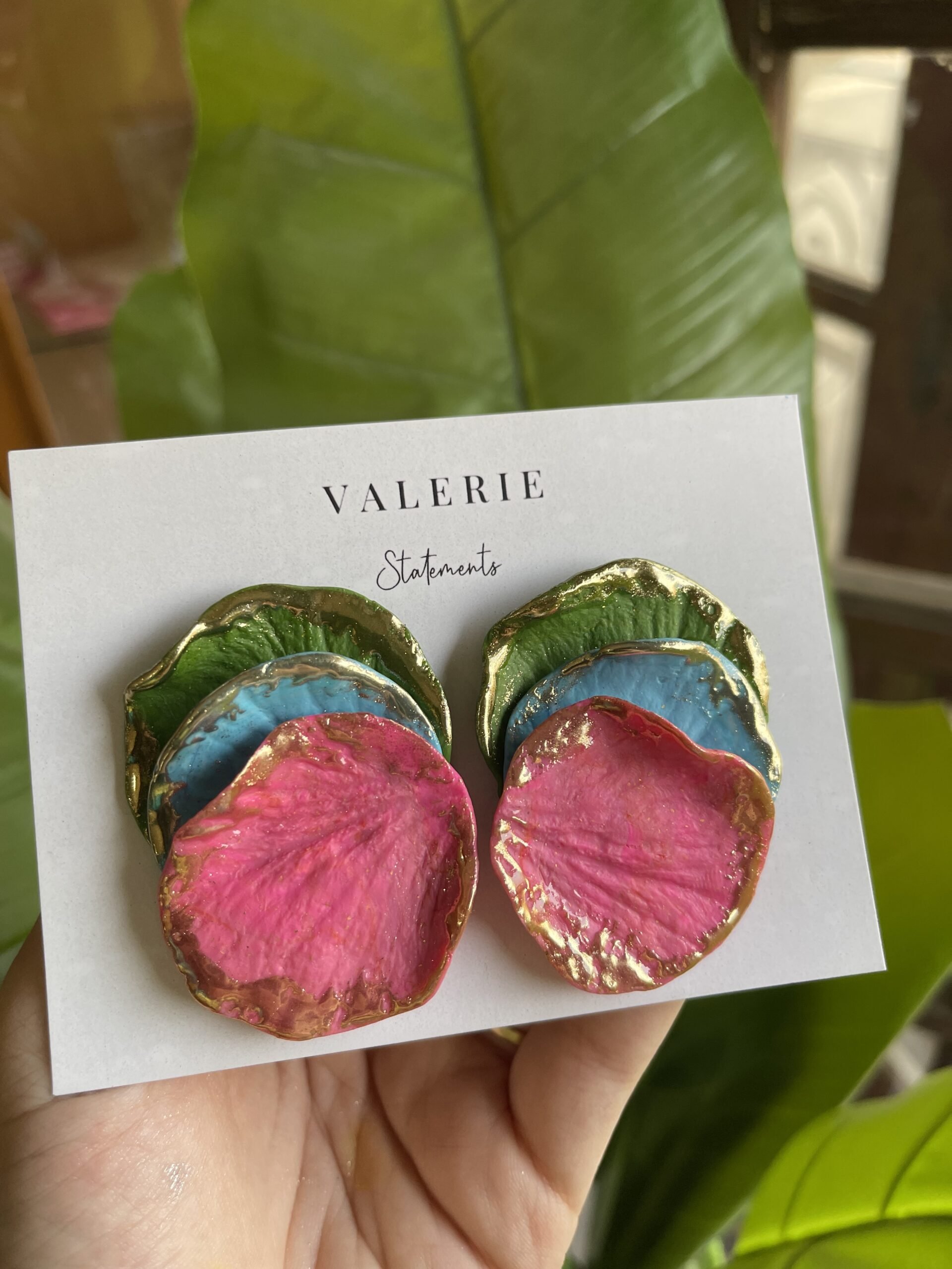 dripping gold pearl statements copy