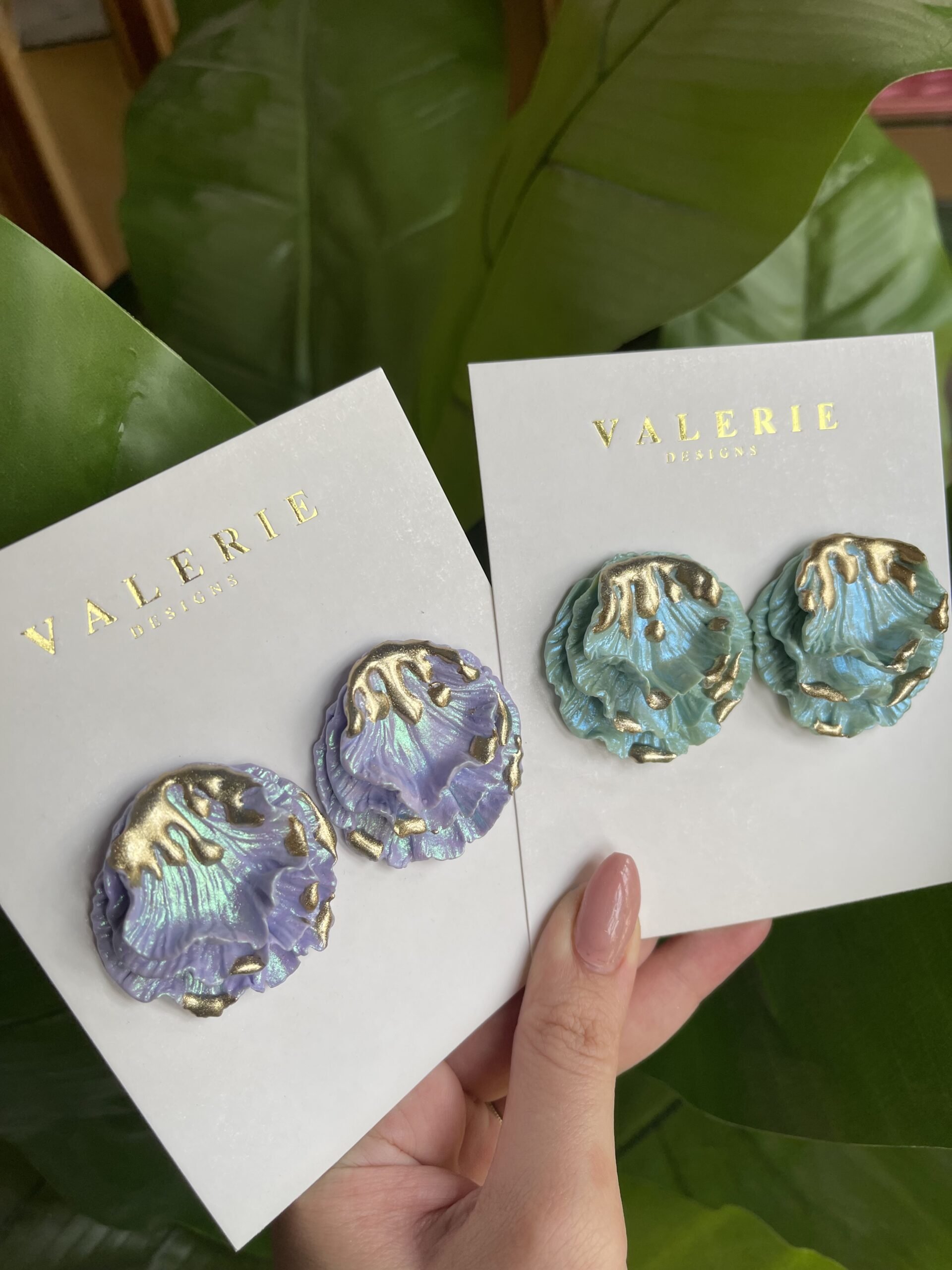 dripping old mint petals statements